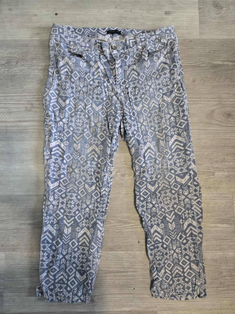 Signature Studio Blue and White Geometric Cropped Jeans